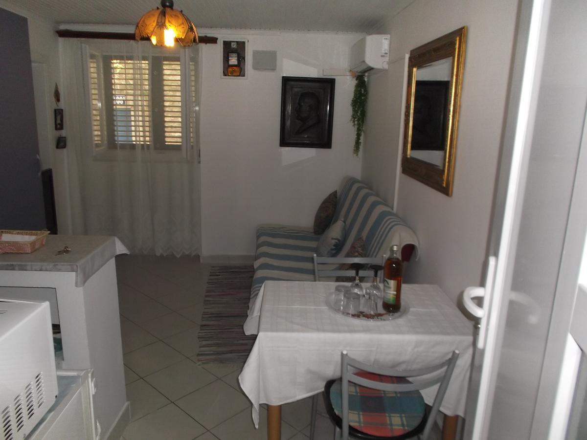 Neda apartment Murter Bagian luar foto